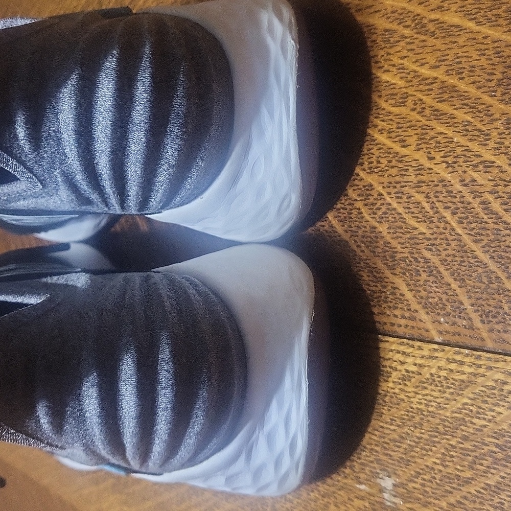 Womens New Balance Fresh Foam Roav Gym Shoes - Picture 7 of 11